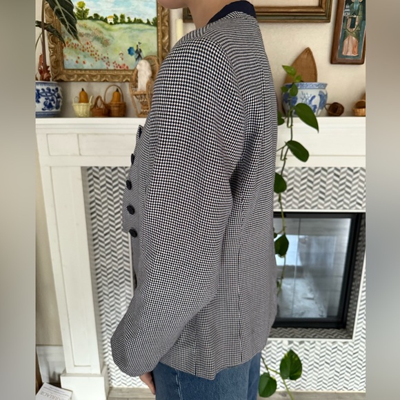 Vintage Women's Navy and White Blazer - Picture 5 of 6